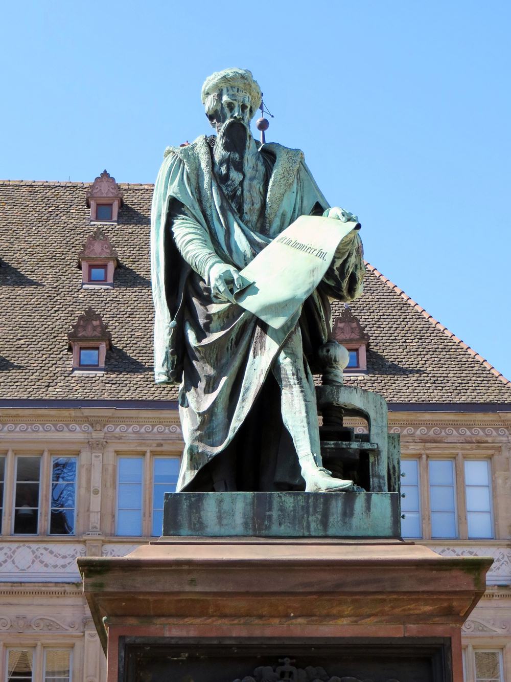تمثال جوهان غوتنبرغ