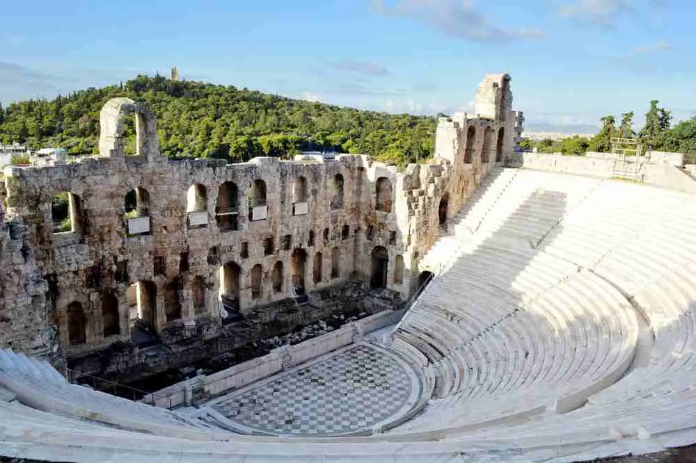 معلومات عن مسرح ديونيسوس في اثينا وأقرب الفنادق منه