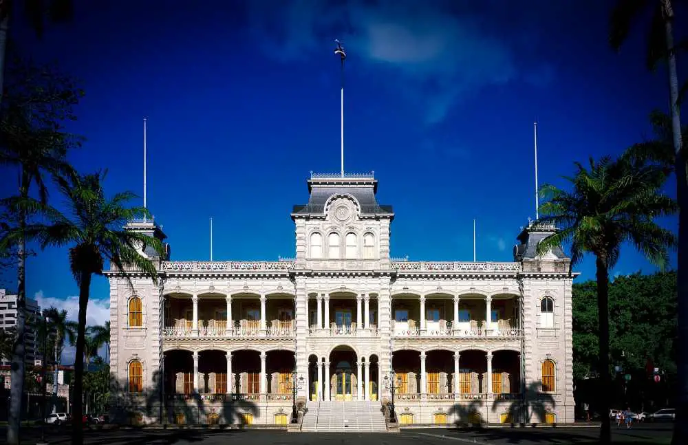 ماذا تعرف عن قصر ايولاني في جزيرة هاواي؟