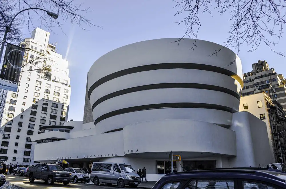 متحف هيرشهورن أشهر متاحف الفنون الحديثة في واشنطن