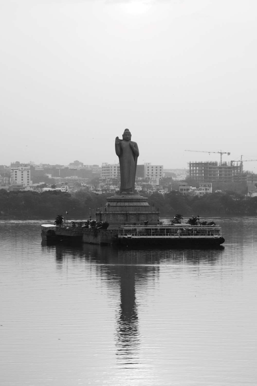 بحيرة حسين ساجار الهندية وأهم ما يميزها